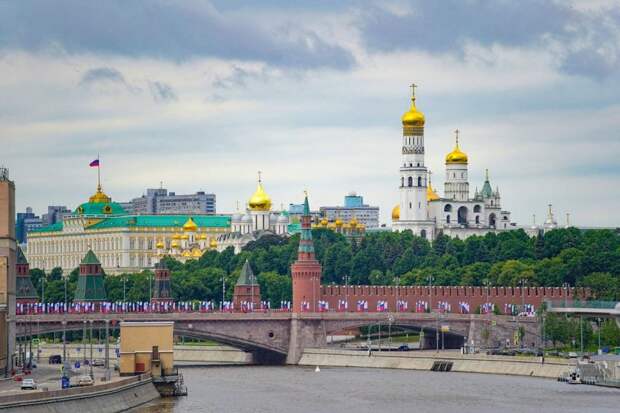 Волонтеры: Информационные точки о контрактной службе в Москве работают ежедневно. Фото: Е. Самарин mos.ru. Пресс-служба мэра и Правительства Москвы