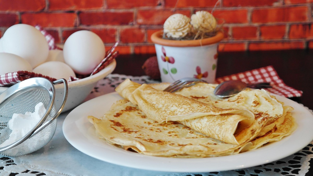 6 рецептов самых вкусных блинов: тонкие на молоке, заварные, панкейки