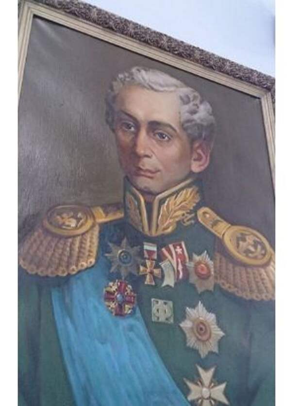 Кому мешают адмиралы? Николаевский «патриот» возмутился портретами в зале
