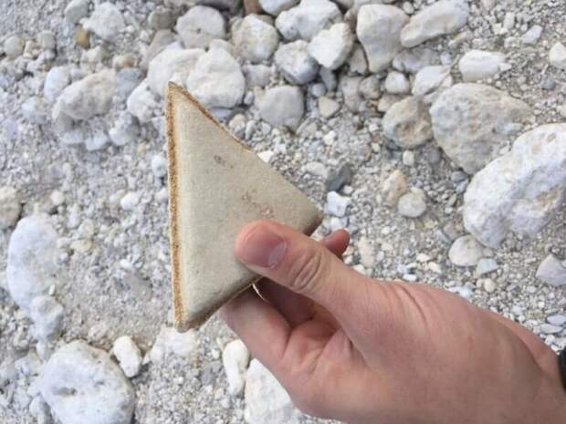 Камень, который выглядит как сэндвич вещи, интересные фото, необычные фото, подборка, показалось, ракурс, фото