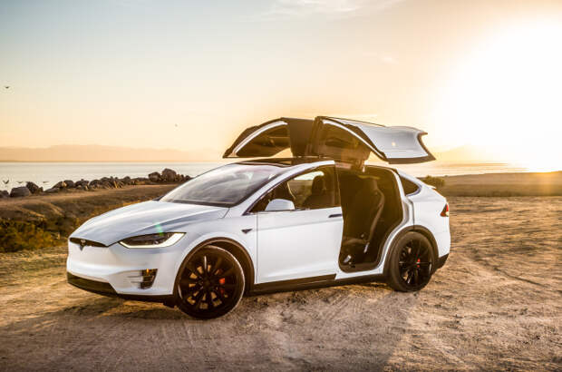 Tesla Model X: роскошь, не оправдавшая надежды.