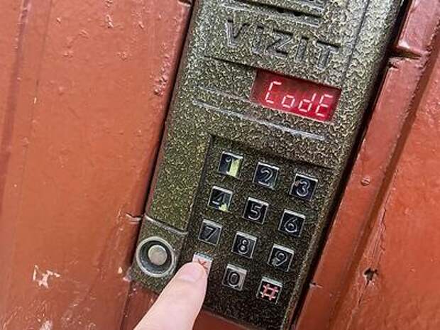  Под видом соседей: мошенники придумали новый способ обмана россиян