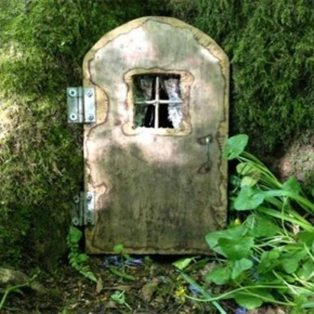 деревянная дверь для садовых фей 02