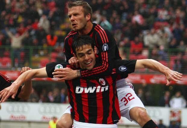 Дэвид Бекхэм и Кака, acmilan.com