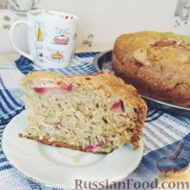 Фото к рецепту: Пирог с киви и яблоком (в мультиварке)