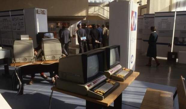 Компьютеры на выставке «Интенсификация—90», 1985 год, Ленинград было, история, фото