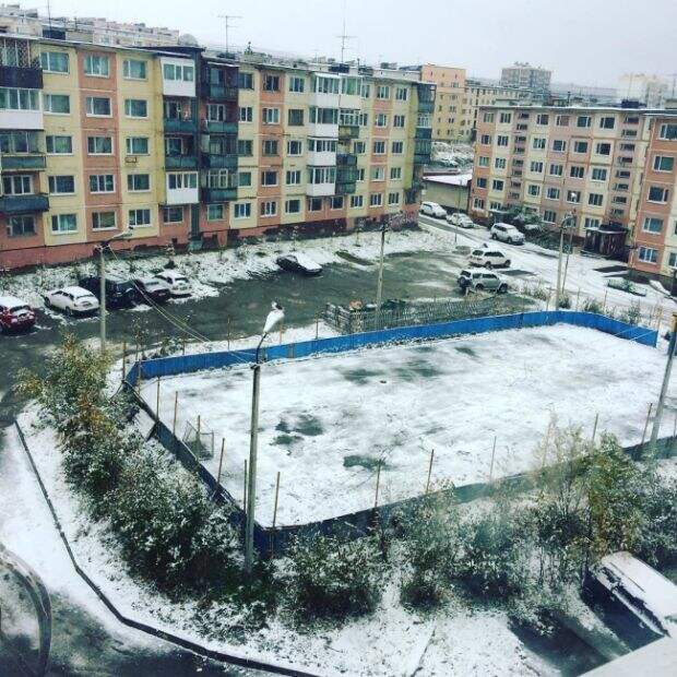 В Магадане и области выпал снег (18 фото)