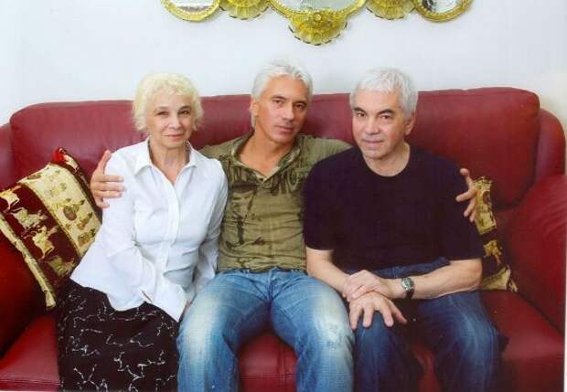 Дмитрий с родителями Дмитрий с родителями