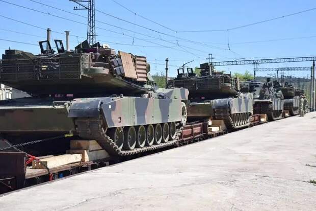 Показаны кадры переброски через немецкий Магдебург партии танков Abrams M1A1SA в