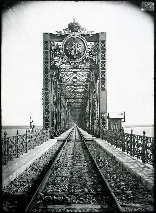 Александровский мост через Волгу в Сызрани. 1894 г. История в фотографиях, россия