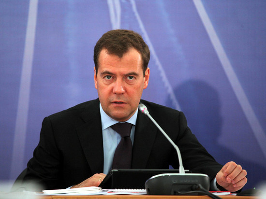 Дмитрий Медведев утвердил коэффициент индексации пенсий Дмитрий Медведев утвердил коэффициент индексации пенсий