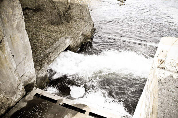 Заброшенная гидроэлектростанция