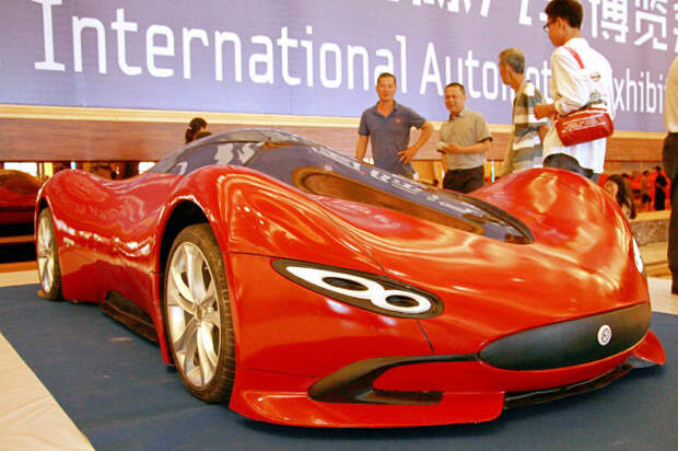 Самодельный автомобиль на автошоу Hainan International Automotive Industry Exhibition.