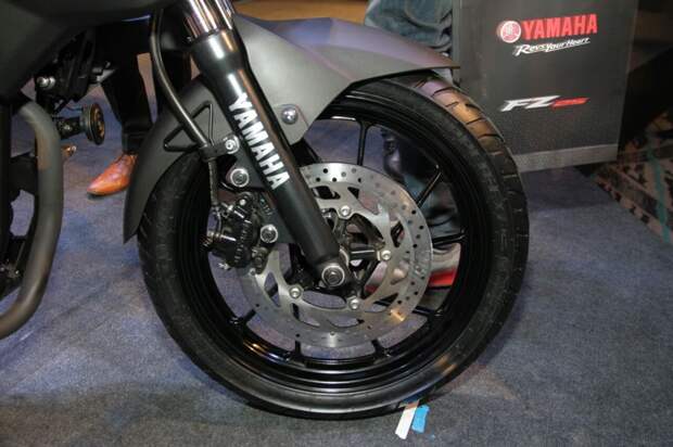 Новый мотоцикл Yamaha FZ25 2017