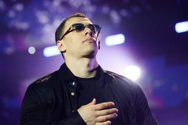 Рэпер Macan подарил финскую сауну воинской части, где проходит службу