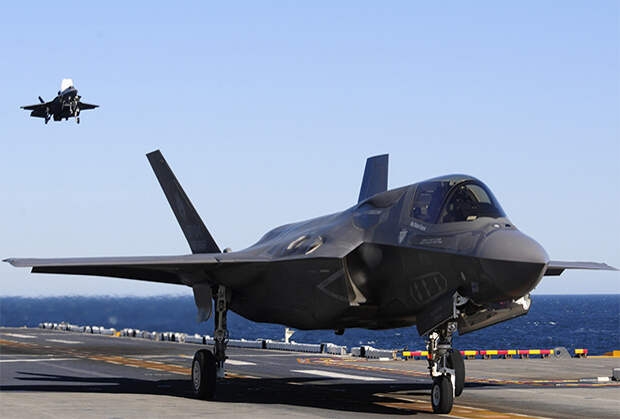 Истребитель пятого поколения F-35 Lightning II