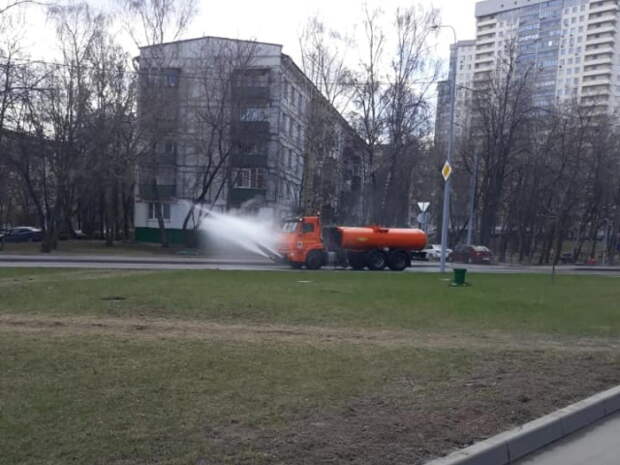 промывка тротуаров 2.jpg
