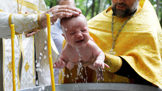 Почему в России детей крестят даже неверующие?