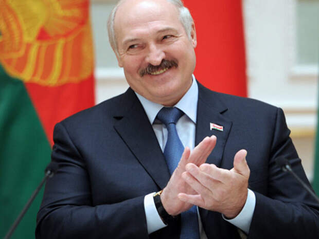 Новые разоблачения в варшавском паноптикуме: «Лукашенко содрал штаны с Туска»