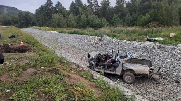 Место аварии / Фото: пресс-служба ГАИ по Республике Алтай