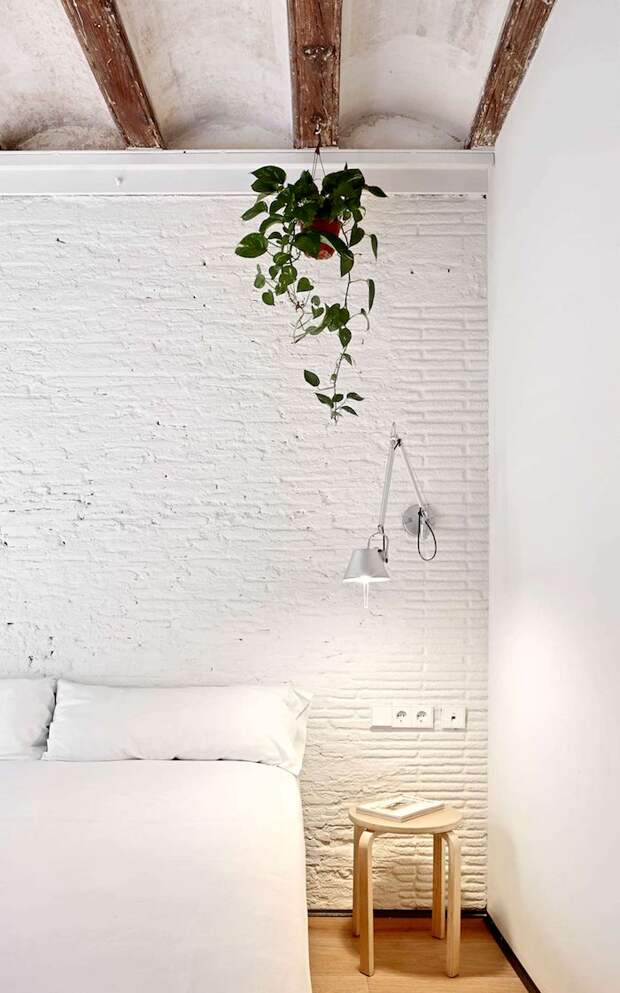 30 Впечатляющих пространств с белыми кирпичными стенами