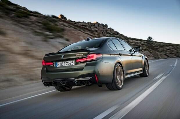 BMW представляет обновленную M5 CS