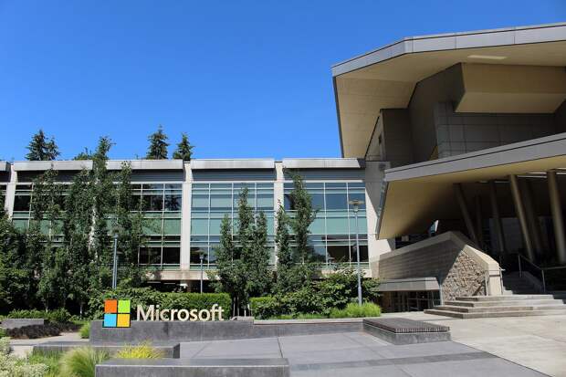 Microsoft отключила от своих сервисов половину организаций РФ