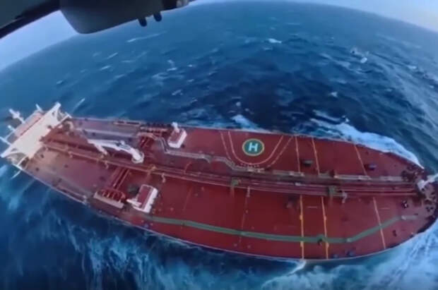 Во Франции задержан капитан танкера Grinch, захваченного в Средиземном море