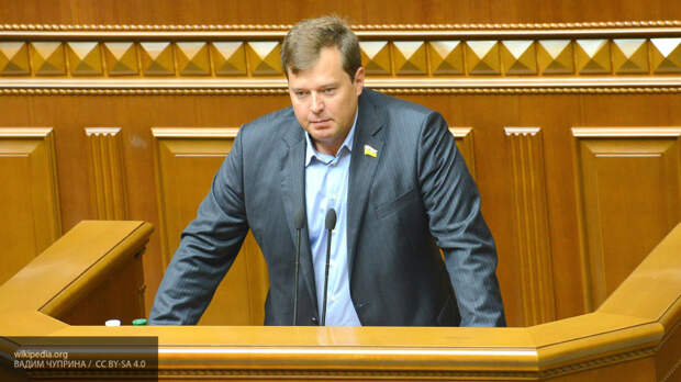 Депутат Рады объяснил, почему "зарвавшийся" Порошенко решил ввести военное положение