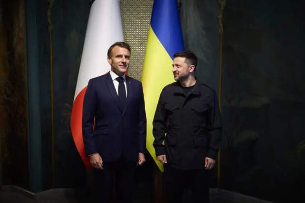 «Вместо войск НАТО»: Макрон собрался обеспечивать «защиту» Украины от России войсками «коалиции желающих»