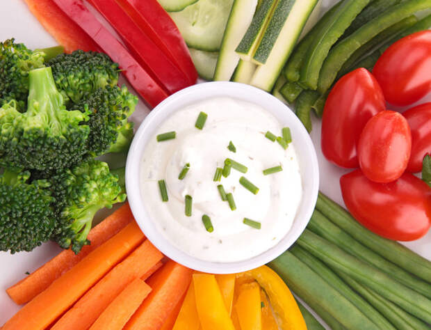 cоус-дип с брынзой и йогуртом – для овощей
