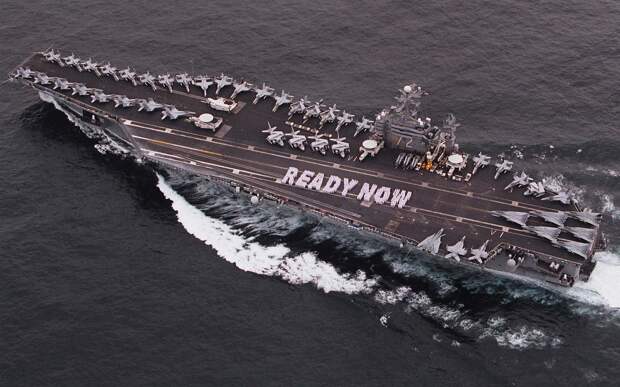 Иран атаковал американский авианосец