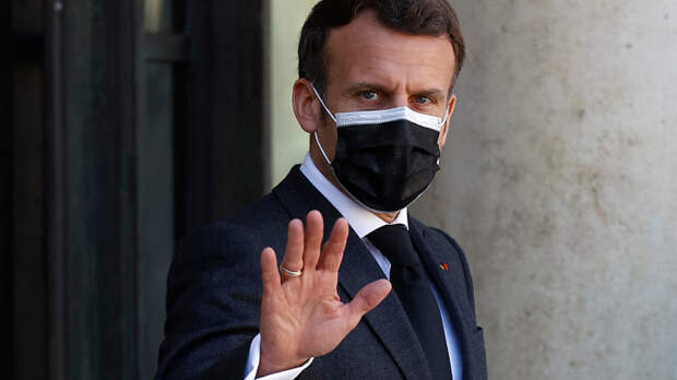 Президент Франции Эммануэль Макрон объявил о третьей национальной изоляции во Франции.
