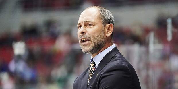 «Какие сигареты? Я вообще не курю». Зубов – о скандале со снятием молодежки с рейса