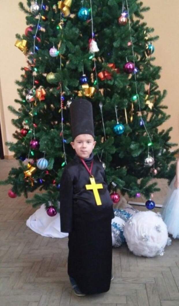 Находчивые родители наряжают детей к новогодним утренникам
