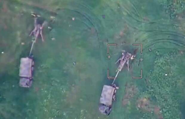 Прилёт БПЛА-камикадзе «Куб» по американской гаубице M777 на Донбассе попал на видео