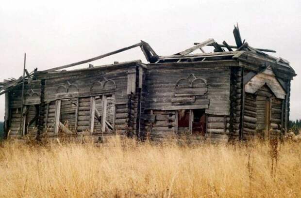 Фото с https://fishki.net/2343115-v-1950-godu-zhiteli-sela-rastess-rezko-pokinuli-svoi-doma-chto-imenno-proizoshlo-neizvestno-do-sih-por.html