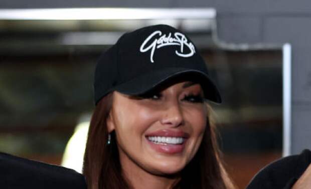 Holly Sonders on the red carpet