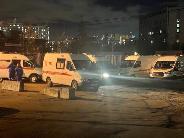 Московская Клиника ООО «Гармония Медикал» опечатана сотрудниками Следственного комитета. Эксперты Росздравнадзора выявили многочисленные нарушения в оказании медицинских услуг. Во время проверки в клинике находились пациенты в состоянии алкогольного и наркотического опьянения и только один врач, который так и не смог предоставить каких-либо пояснений по состоянию больных, курсу их лечения и назначений лекарственных препаратов.