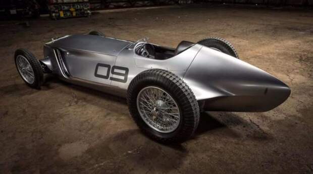 Форма кузова Infiniti Prototype 9 напоминает гоночные болиды 1930-х годов. | Фото: topgearrussia.ru.