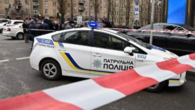 Полицейский автомобиль на месте убийства бывшего депутата Государственной Думы РФ Дениса Вороненкова в Киеве. Архивное фото