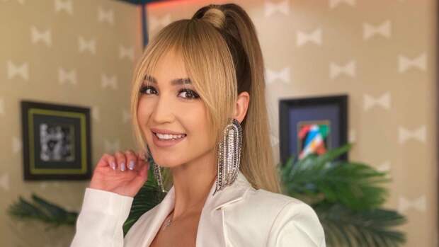 ФАН узнал, сколько Бузова заработала на двух ролях в спектаклях