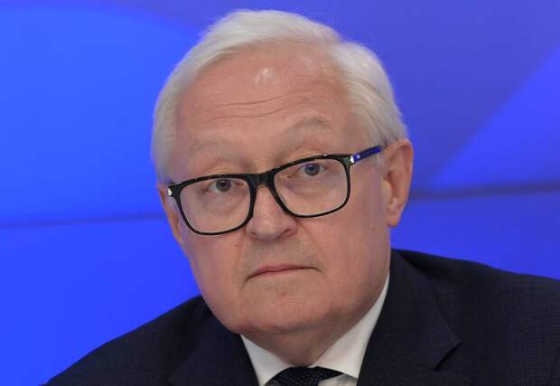 Рябков назвал возглавляющие «партию войны» страны в Европе