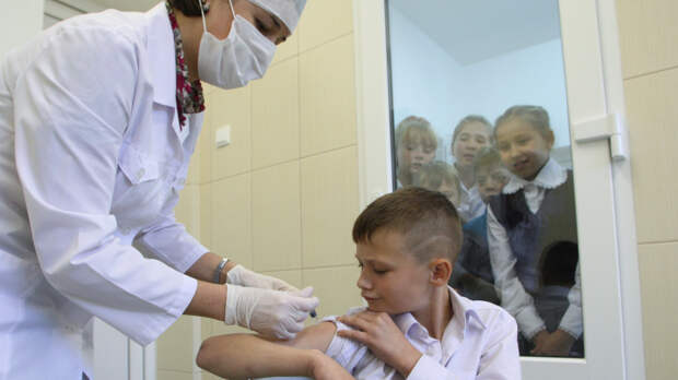 Высокий уровень доверия: большинство родителей РФ выступают за вакцинацию детей