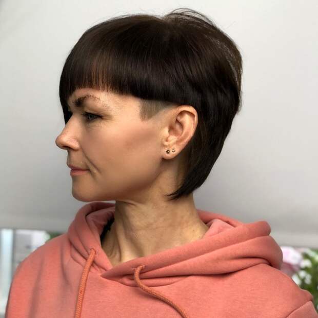 15 стрижек с короткими висками для дам 40-50 лет с разными оттенками волос