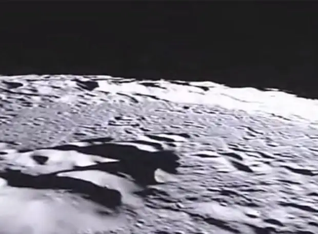 Американцы разбомбили лунную базу инопланетян