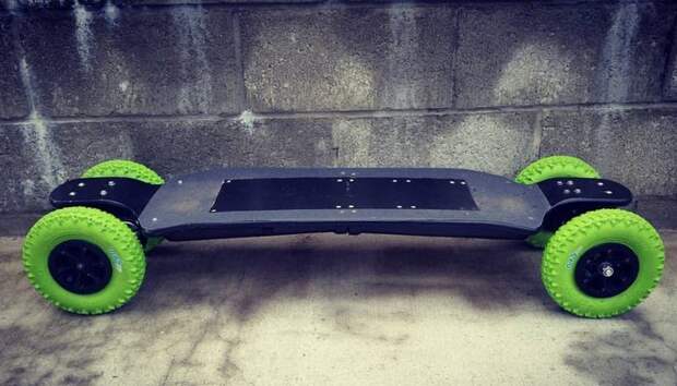 100-сантиметровый скейтборд Carvon, развивающий скорость авто.