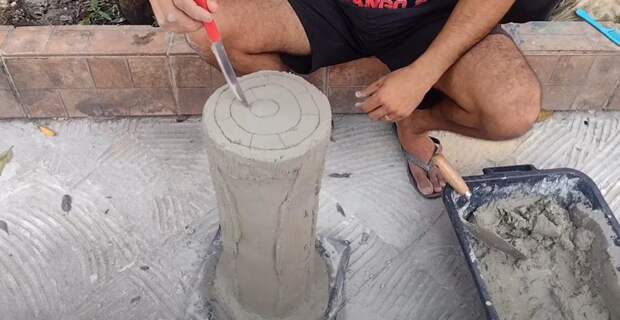 Как сделать садовые «деревянные» столбики из бетона