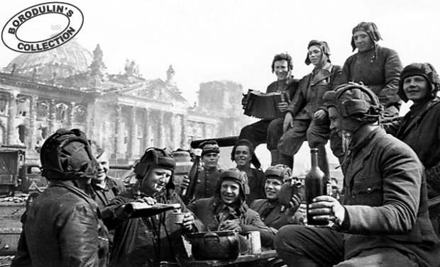 Фото Победы: как вести о конце войны встречали в разных городах и странах