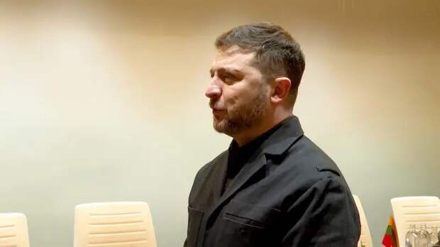 Зеленский: Украина не отдаст территории и ждет готовности к компромиссу от всех